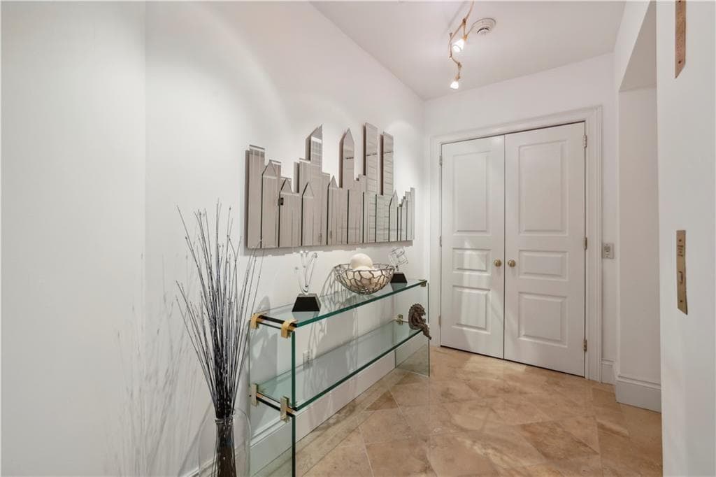 2 bedroom, 3 bathroom, 2,262 sq ft condominium for sale at 750 Park Avenue 6S, Atlanta, GA 30326 — photo 3