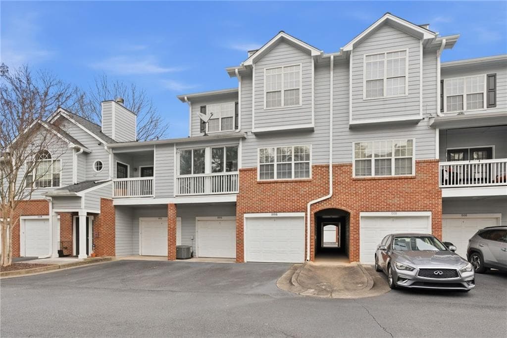 2 bedroom, 3 bathroom, 1,620 sq ft condominium for sale at 1006 Vinings Forest Lane BLDG #10, Smyrna, GA 30080 — photo 2