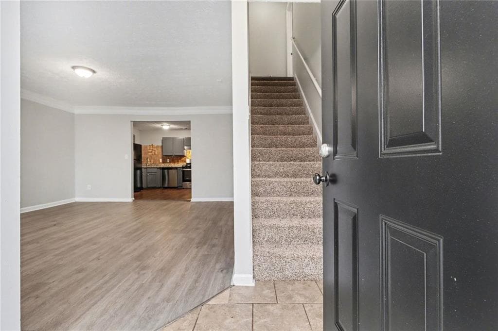 6 bedroom, 4 bathroom, 3,650 sq ft single family residence under contract at 3699 Cameron Hills Place, Ellenwood, GA 30294 — photo 4