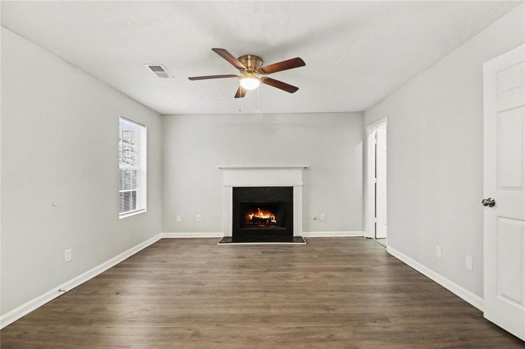 6 bedroom, 4 bathroom, 3,650 sq ft single family residence under contract at 3699 Cameron Hills Place, Ellenwood, GA 30294 — photo 5