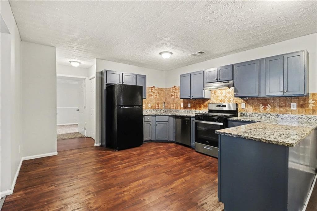 6 bedroom, 4 bathroom, 3,650 sq ft single family residence under contract at 3699 Cameron Hills Place, Ellenwood, GA 30294 — photo 10
