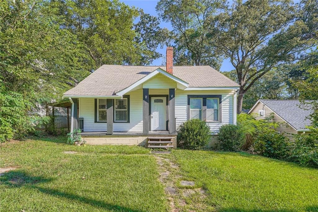 2 bedroom, 2 bathroom, 1,050 sq ft single family residence under contract at 511 Walnut Street, Hapeville, GA 30354