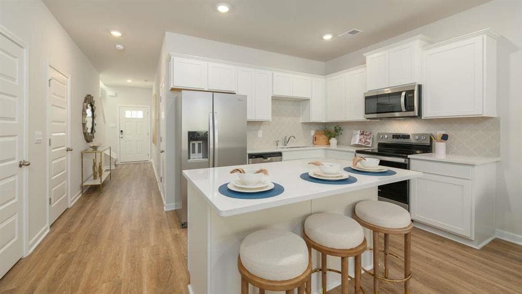 3 bedroom, 3 bathroom, 1,425 sq ft townhouse under contract at 5007 Oakwood Road, Stone Mountain, GA 30088 — photo 8