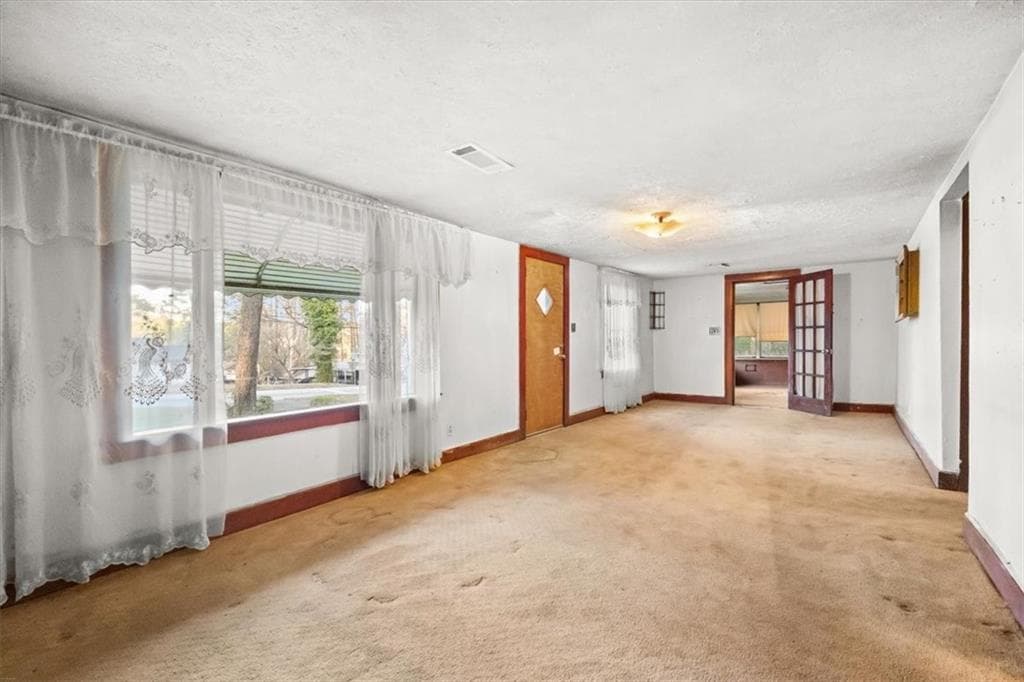 3 bedroom, 2 bathroom, 2,836 sq ft single family residence for sale at 2706 Burton Road, Atlanta, GA 30311 — photo 3