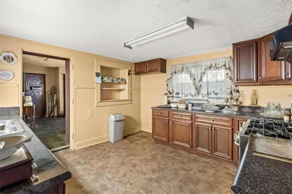 3 bedroom, 2 bathroom, 2,836 sq ft single family residence for sale at 2706 Burton Road, Atlanta, GA 30311 — photo 8
