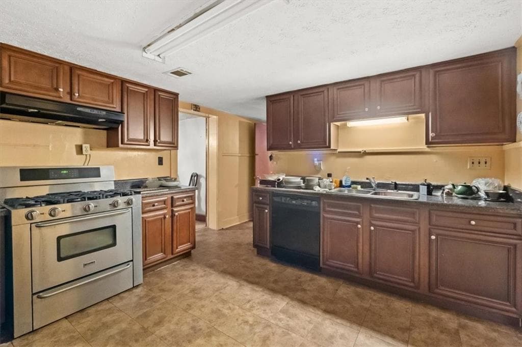 3 bedroom, 2 bathroom, 2,836 sq ft single family residence for sale at 2706 Burton Road, Atlanta, GA 30311 — photo 9