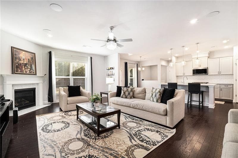 4 bedroom, 3 bathroom, 3,128 sq ft single family residence for sale at 55 Clubhouse Way, Acworth, GA 30101 — photo 4