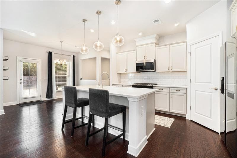 4 bedroom, 3 bathroom, 3,128 sq ft single family residence for sale at 55 Clubhouse Way, Acworth, GA 30101 — photo 5