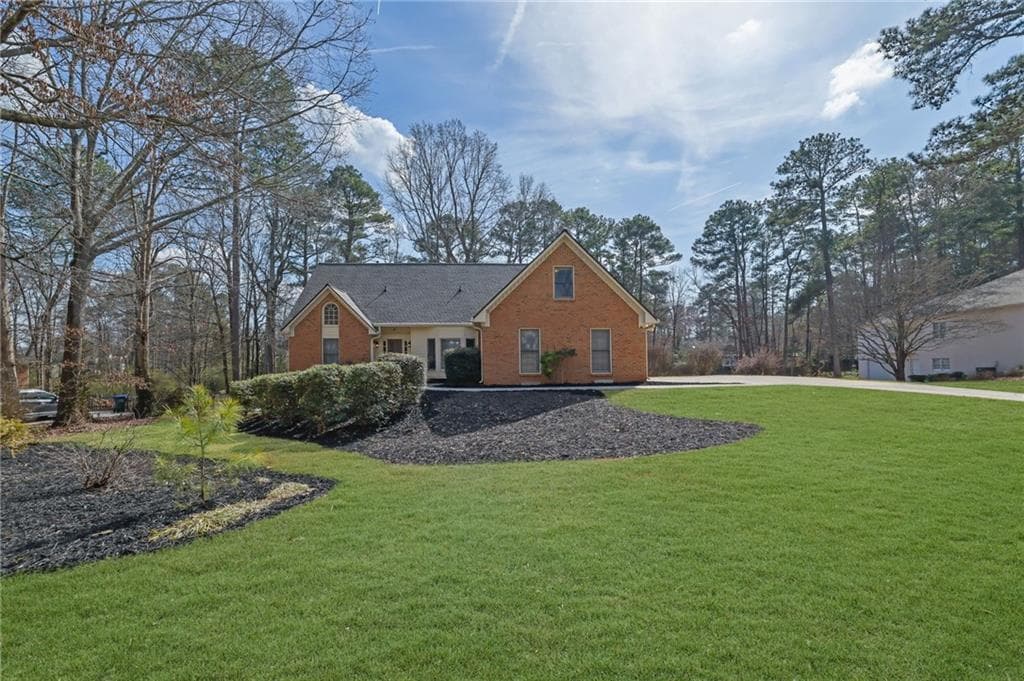 525 Saddle Crest Drive, Roswell, GA 30075 — most recent listing photo