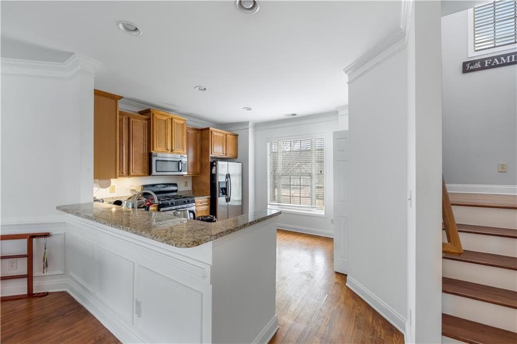 4 bedroom, 4 bathroom, 2,195 sq ft townhouse for sale at 3998 Llewellin Lane, Smyrna, GA 30082 — photo 8
