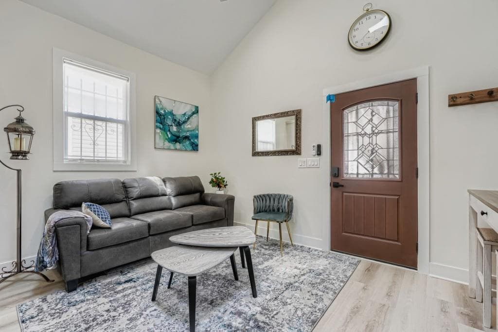 1 bedroom, 1 bathroom duplex for rent at 18 Booker Street, Atlanta, GA 30314 for $2,000 a month — photo 3