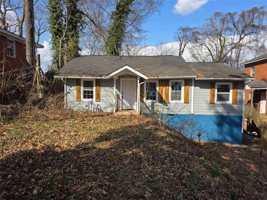 3 bedroom, 2 bathroom, 920 sq ft single family residence for sale at 1285 North Avenue, Atlanta, GA 30318 — photo 1 of 14