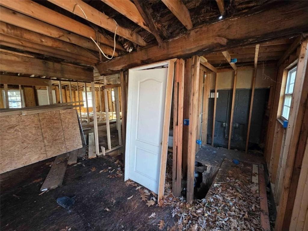 3 bedroom, 2 bathroom, 920 sq ft single family residence for sale at 1285 North Avenue, Atlanta, GA 30318 — photo 5