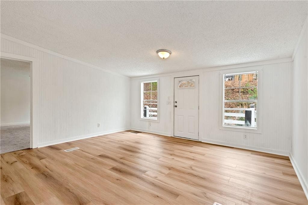 3 bedroom, 2 bathroom, 1,820 sq ft single family residence under contract at 660 Shenandoah Drive, Dahlonega, GA 30533 — photo 6