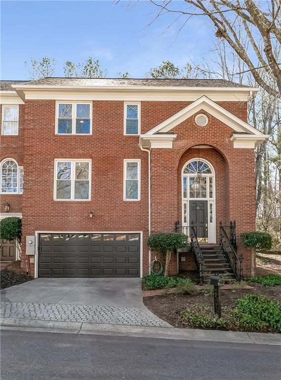 3 bedroom, 4 bathroom, 2,492 sq ft townhouse sold at 7155 Roswell Road 16, Atlanta, GA 30328