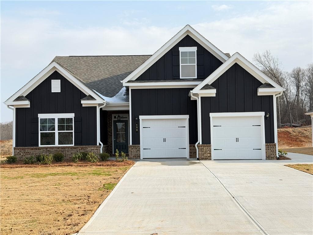 4 bedroom, 4 bathroom, 2,167 sq ft single family residence for sale at 130 Classic Overlook, Homer, GA 30547