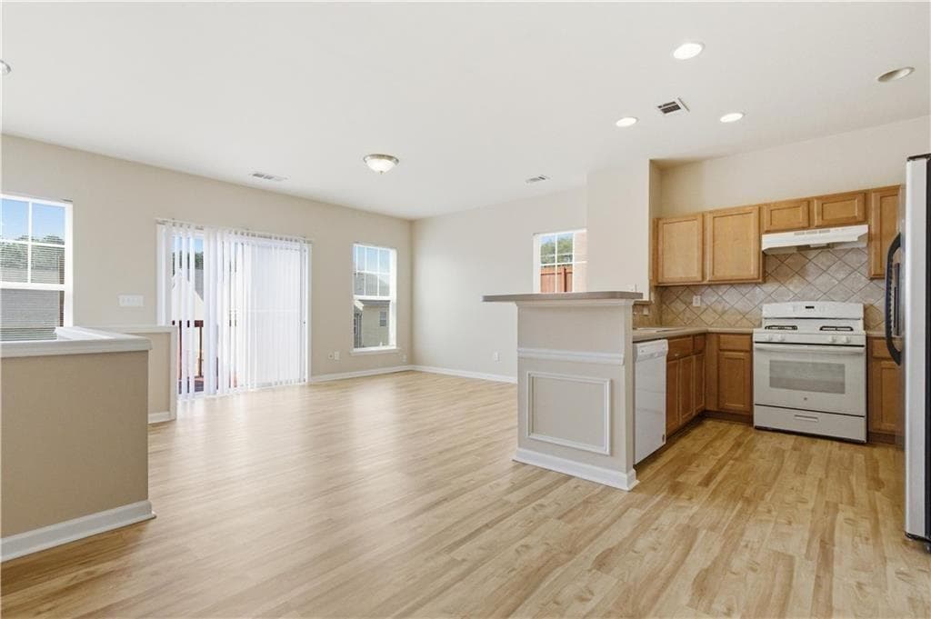 3 bedroom, 4 bathroom, 2,355 sq ft townhouse for sale at 776 Arbor Gate Lane, Lawrenceville, GA 30044 — photo 6