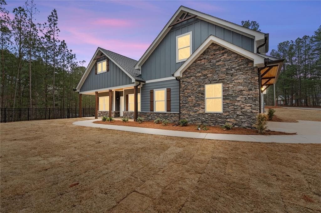 4 bedroom, 3 bathroom, 2,276 sq ft single family residence for sale at 9129 Lakeview Parkway, Villa Rica, GA 30180 — photo 2