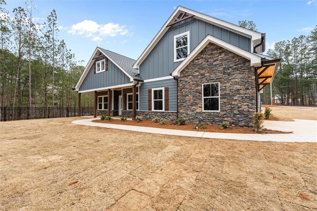 4 bedroom, 3 bathroom, 2,276 sq ft single family residence for sale at 9129 Lakeview Parkway, Villa Rica, GA 30180 — photo 3