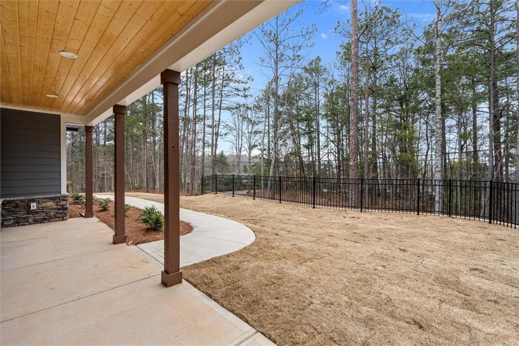 4 bedroom, 3 bathroom, 2,276 sq ft single family residence for sale at 9129 Lakeview Parkway, Villa Rica, GA 30180 — photo 9