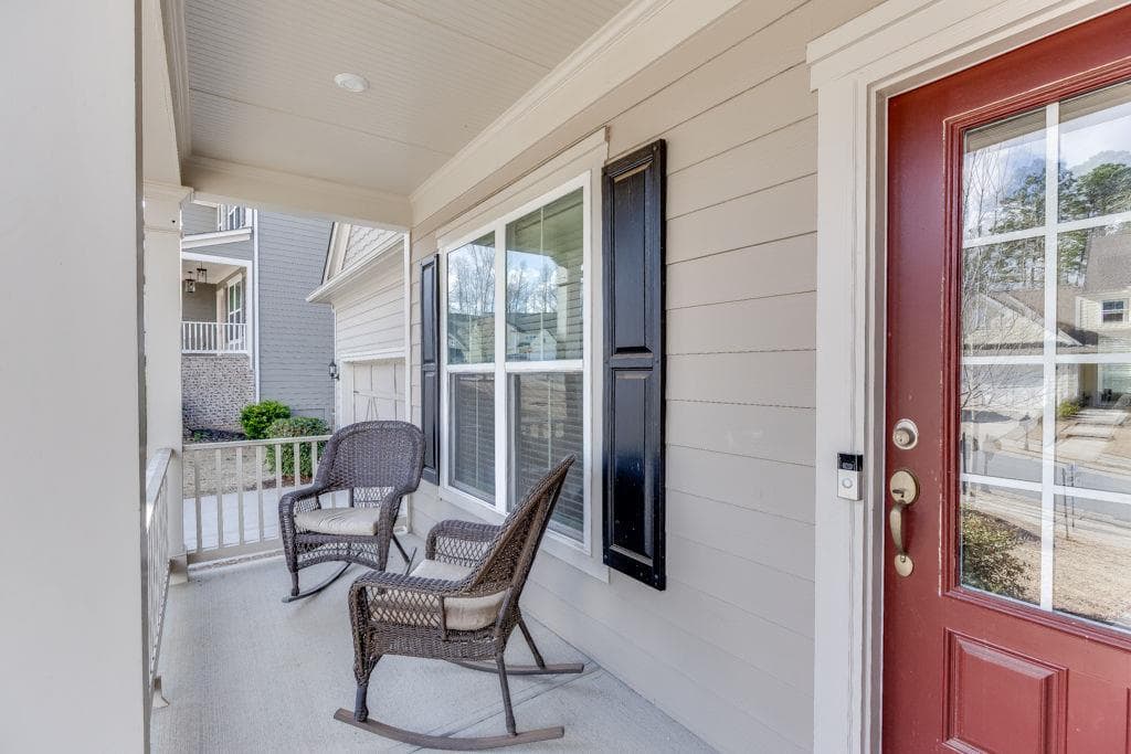 5 bedroom, 4 bathroom, 4,953 sq ft single family residence under contract at 7314 Shady Tree Court, Hoschton, GA 30548 — photo 3
