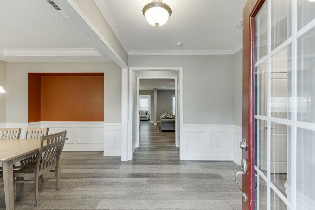 5 bedroom, 4 bathroom, 4,953 sq ft single family residence under contract at 7314 Shady Tree Court, Hoschton, GA 30548 — photo 4
