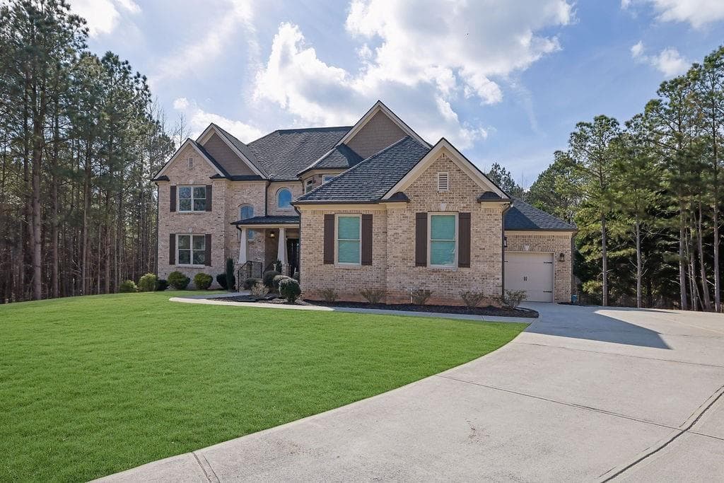 5 bedroom, 5 bathroom, 3,982 sq ft single family residence for sale at 3298 Alcovy Club Court, Dacula, GA 30019