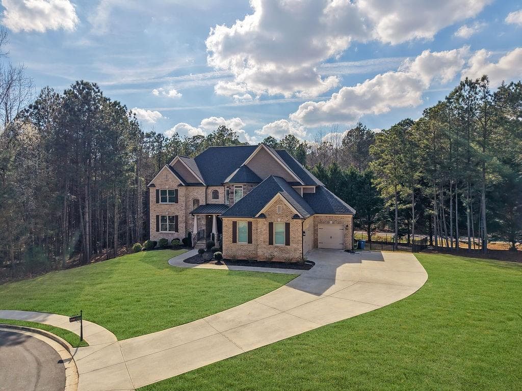 5 bedroom, 5 bathroom, 3,982 sq ft single family residence for sale at 3298 Alcovy Club Court, Dacula, GA 30019 — photo 2