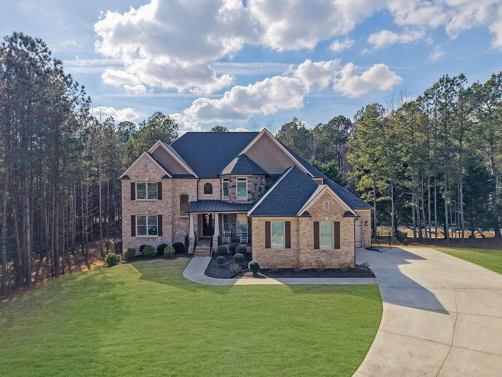 5 bedroom, 5 bathroom, 3,982 sq ft single family residence for sale at 3298 Alcovy Club Court, Dacula, GA 30019 — photo 3