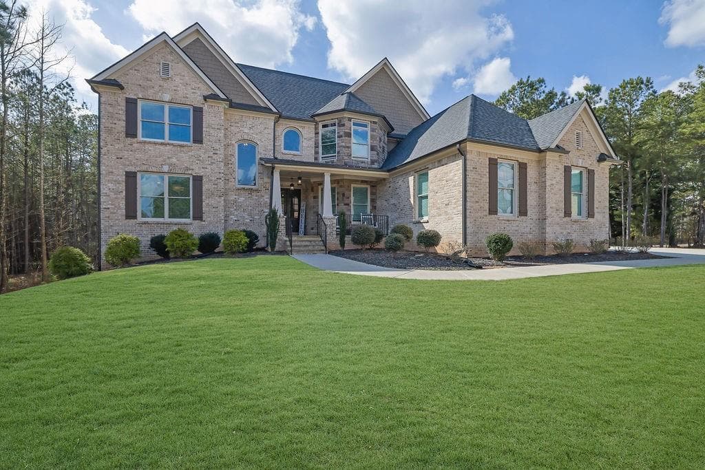 5 bedroom, 5 bathroom, 3,982 sq ft single family residence for sale at 3298 Alcovy Club Court, Dacula, GA 30019 — photo 4