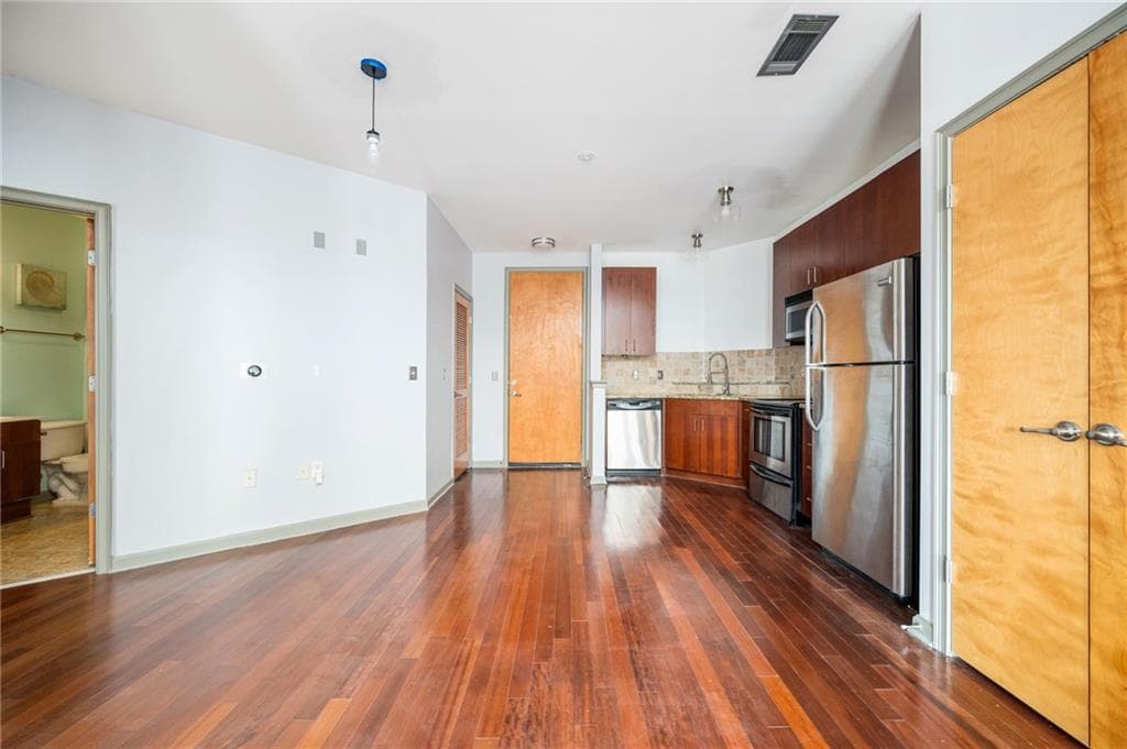 1 bedroom, 1 bathroom, 696 sq ft condominium for sale at 898 Oak Street 1418, Atlanta, GA 30310 — photo 7
