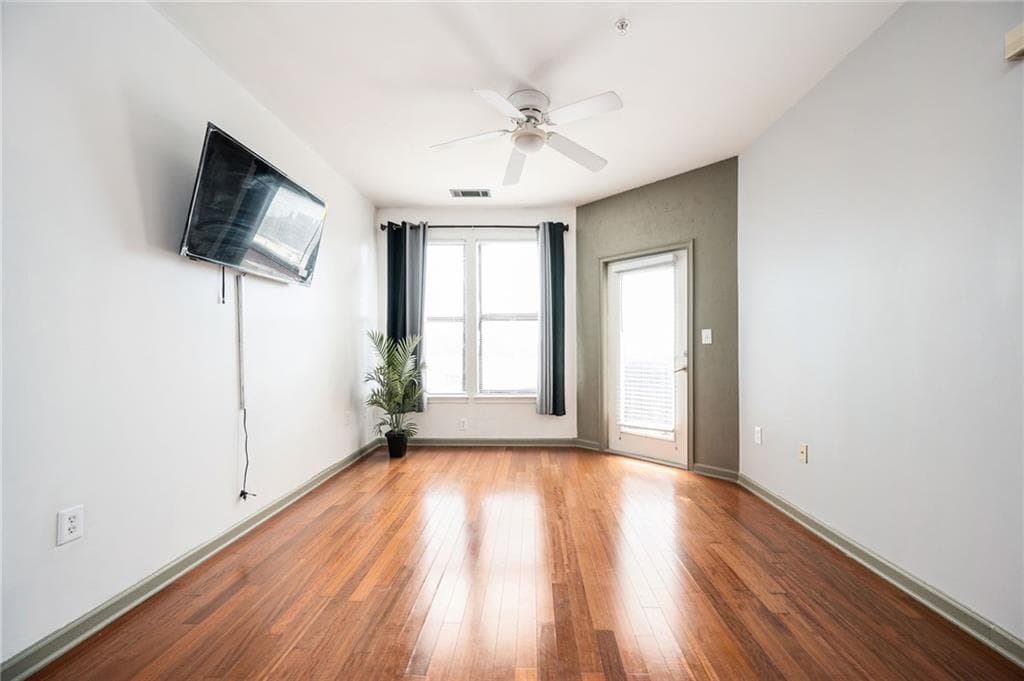 1 bedroom, 1 bathroom, 696 sq ft condominium for sale at 898 Oak Street 1418, Atlanta, GA 30310 — photo 9
