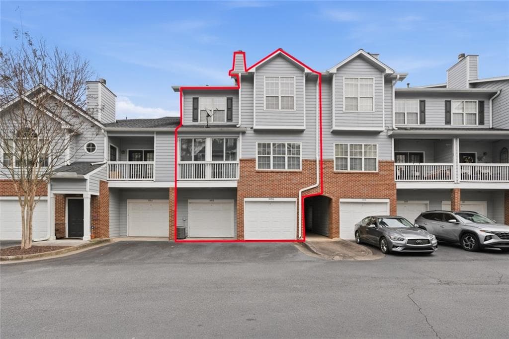 2 bedroom, 3 bathroom, 1,620 sq ft condominium for sale at 1006 Vinings Forest Lane BLDG #10, Smyrna, GA 30080