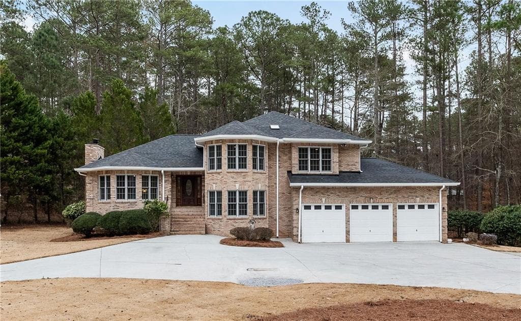 6 bedroom, 4 bathroom, 5,115 sq ft single family residence for sale at 5302 Greenway Drive, Villa Rica, GA 30180 — photo 2