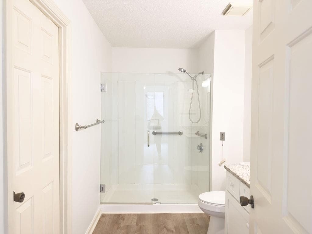 1 bedroom, 1 bathroom, 760 sq ft condominium for sale at 300 Johnson Ferry Road A305, Atlanta, GA 30328 — photo 6