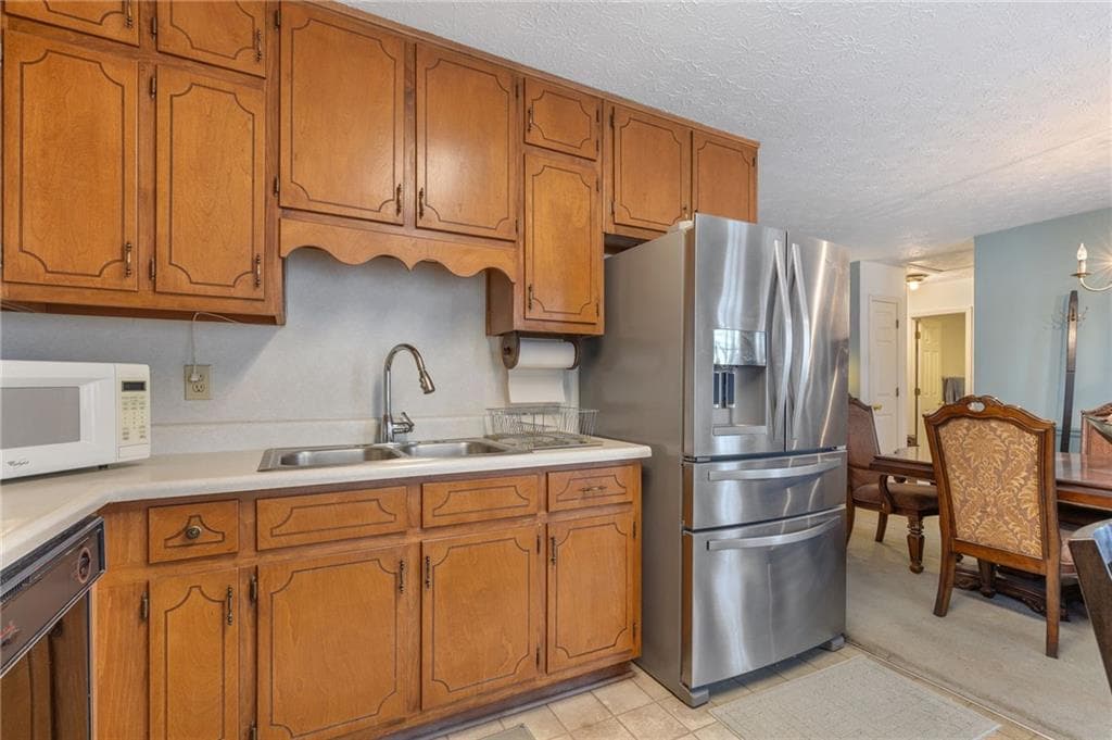 3 bedroom, 2 bathroom, 1,283 sq ft single family residence for sale at 2203 Clarendon Court, Conyers, GA 30012 — photo 7