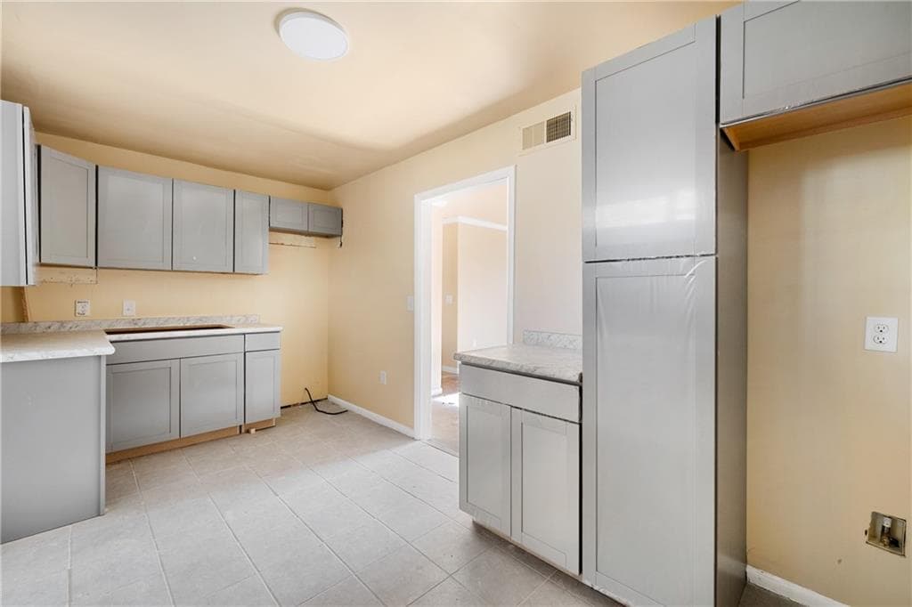 2 bedroom, 1 bathroom, 3,864 sq ft condominium under contract at 1620 Line Circle, Decatur, GA 30032 — photo 3