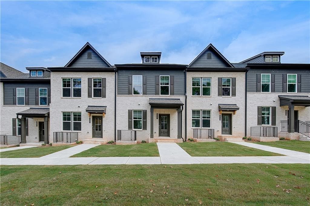 311 Daybreak Lane, Newnan, GA 30265 — most recent listing photo
