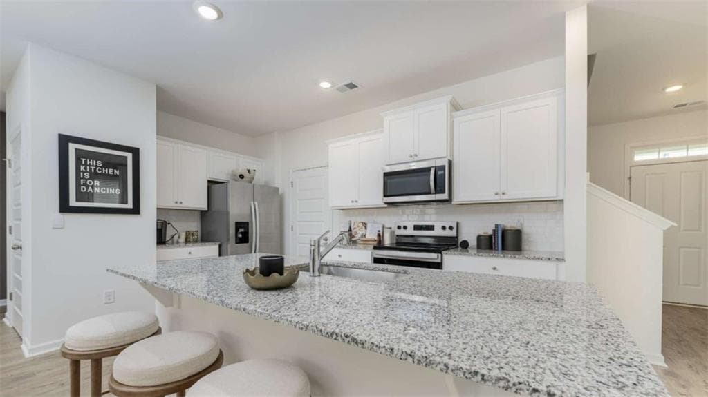 4 bedroom, 3 bathroom, 2,174 sq ft single family residence sold at 6014 Knickerbocker Street, Mableton, GA 30126