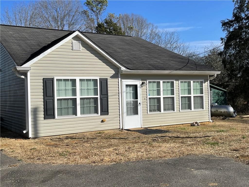 2 bedroom, 2 bathroom, 1,095 sq ft single family residence for sale at 4579 Dogwood Valley Road, Tunnel Hill, GA 30755 — photo 4