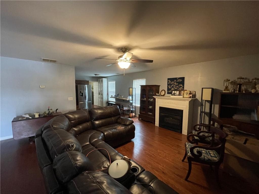 2 bedroom, 2 bathroom, 1,095 sq ft single family residence for sale at 4579 Dogwood Valley Road, Tunnel Hill, GA 30755 — photo 9