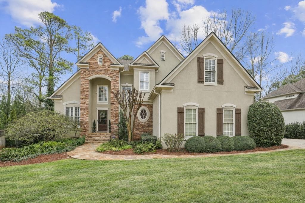 6 bedroom, 5 bathroom, 4,219 sq ft single family residence sold at 1536 Ashford Club Court, Brookhaven, GA 30319