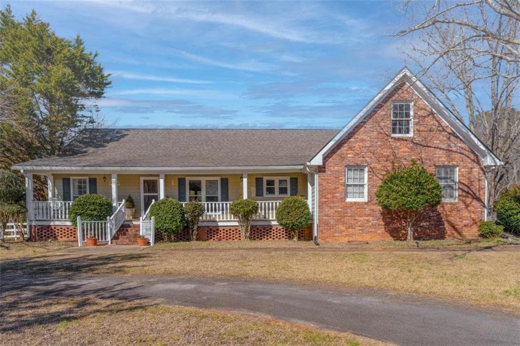 4 bedroom, 3 bathroom, 3,282 sq ft single family residence sold at 101 E Macedonia Church Road, Oxford, GA 30054