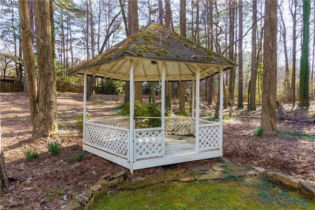 3 bedroom, 3 bathroom, 3,472 sq ft single family residence for sale at 5075 Deen Road, Marietta, GA 30066 — photo 5