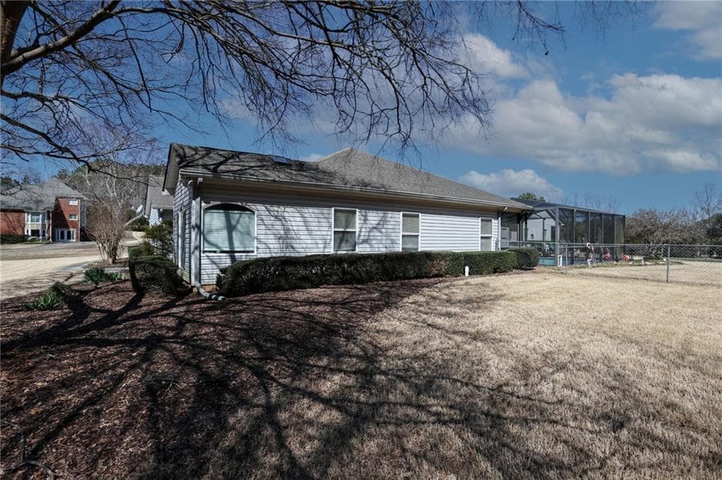 4 bedroom, 3 bathroom, 2,330 sq ft single family residence for sale at 4821 Lenora Church Road, Snellville, GA 30039 — photo 3