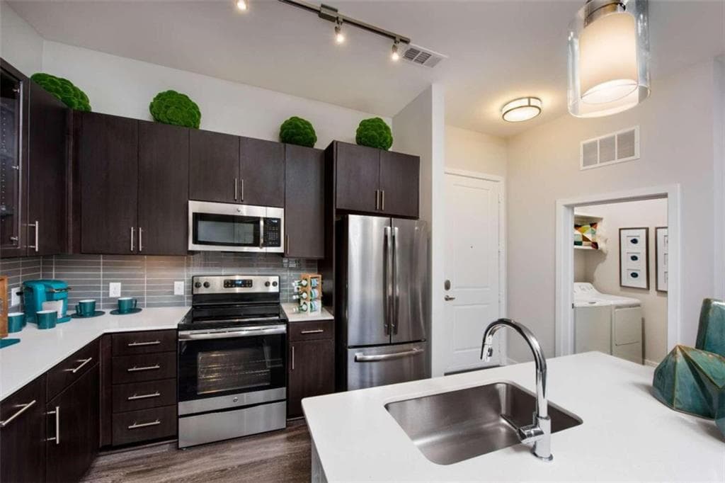 2 bedroom, 2 bathroom, 846 sq ft apartment for rent at 1490 W Ernest Barrett Parkway 423, Kennesaw, GA 30152 for $2,405 a month — photo 10