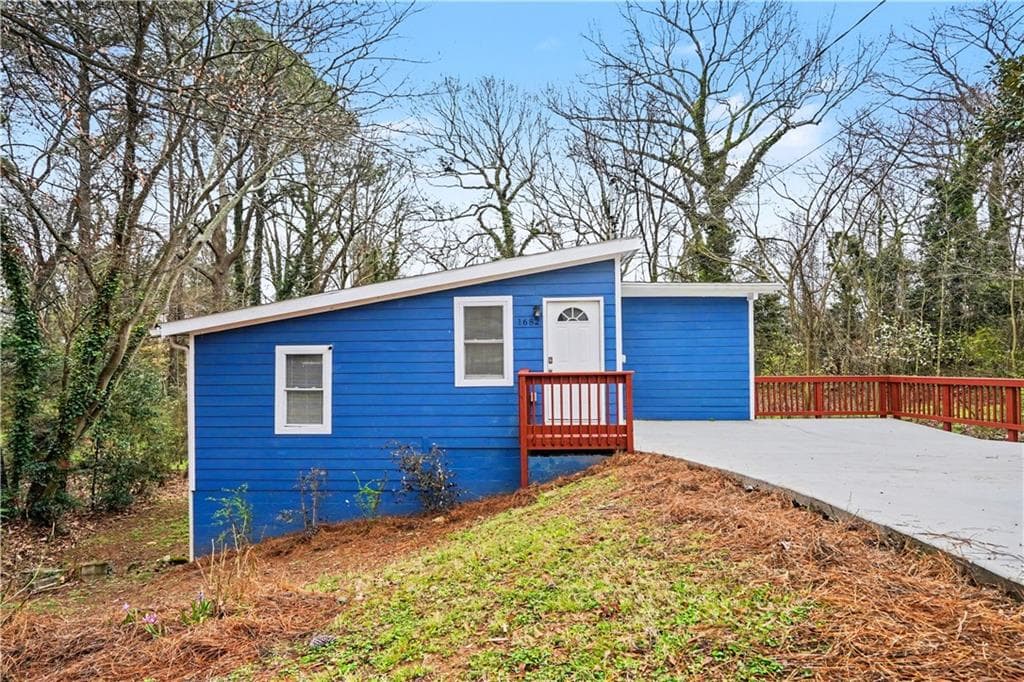 4 bedroom, 2 bathroom, 1,032 sq ft single family residence sold at 1682 Abner Court, Atlanta, GA 30318