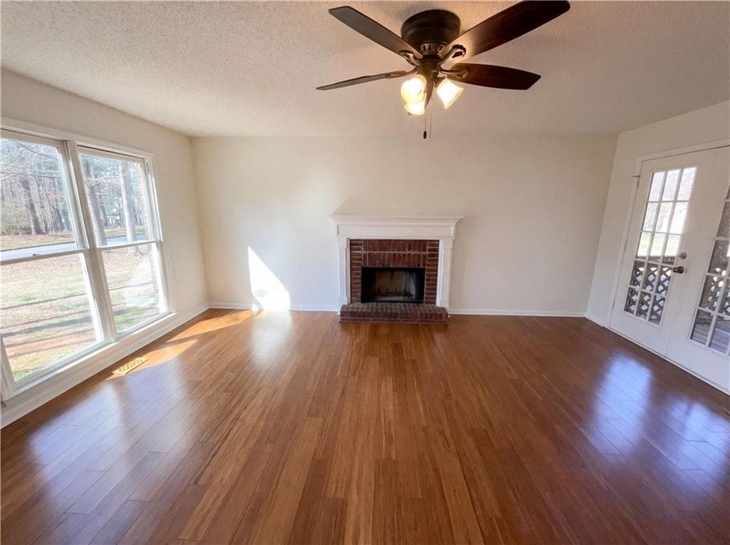 4 bedroom, 3 bathroom, 2,064 sq ft single family residence under contract at 1012 Crown Corners Drive, Mcdonough, GA 30253 — photo 3