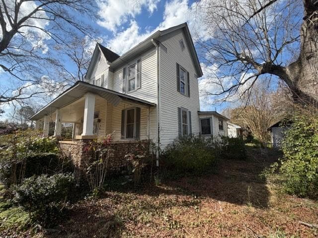 3 bedroom, 2 bathroom, 2,482 sq ft single family residence for sale at 111 Summer Street, Adairsville, GA 30103 — photo 2