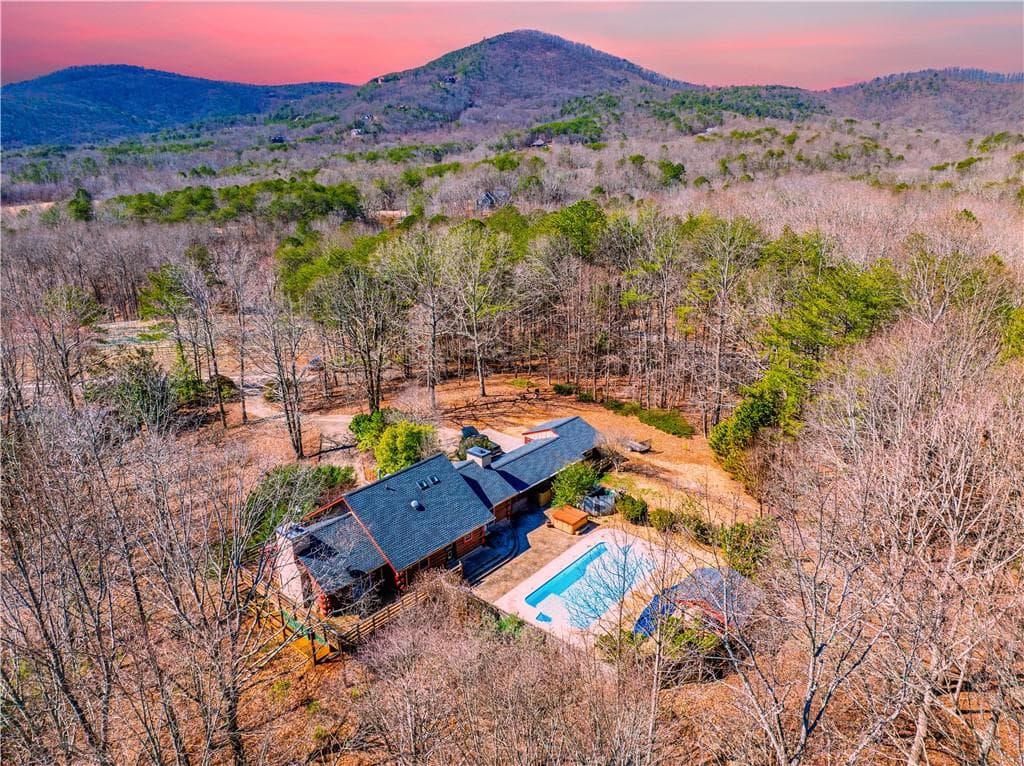 2 bedroom, 3 bathroom, 1,821 sq ft single family residence for sale at 110 Rathgeb Trail, Jasper, GA 30143 — photo 2